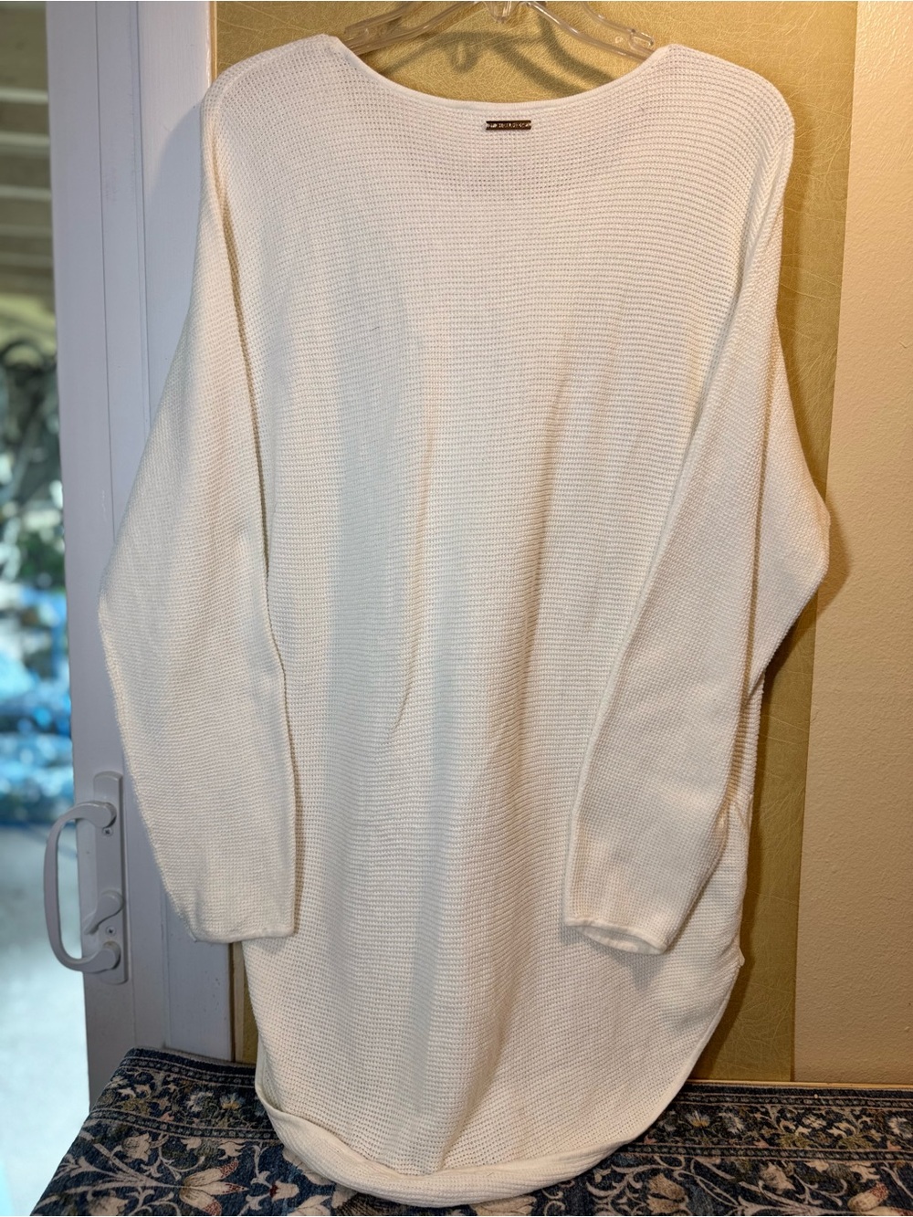 MICHAEL Michael Kors Cream Scoop-Neck Button-Hem Sweater - Picture 8 of 11